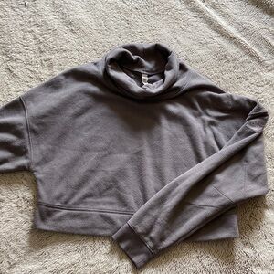 Alo Yoga cropped sweater